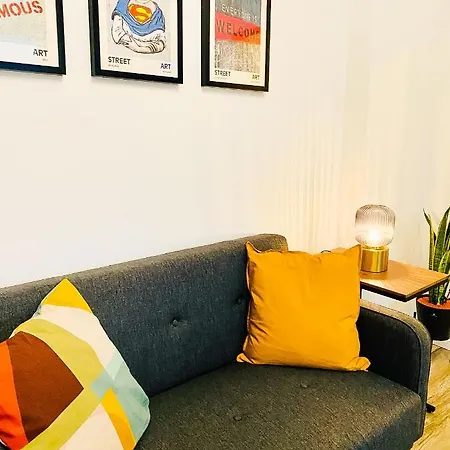 Qonroom - As Individual As Apartment