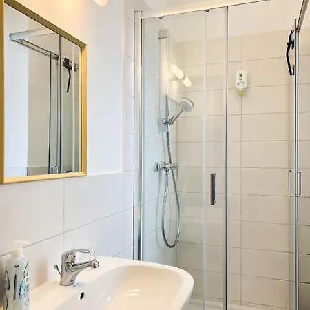 Qonroom - As Individual As Apartment *
